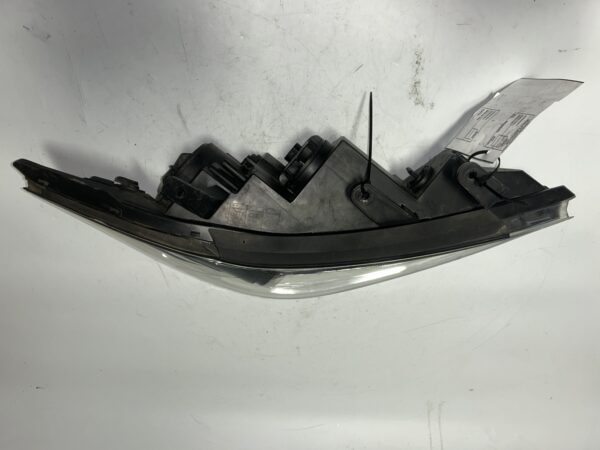 IMG_0013 2017-2018 Hyundai Elantra Halogen Right Passenger HeadLight OEM