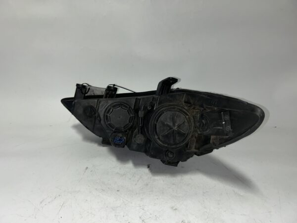IMG_0015 2017-2018 Hyundai Elantra Halogen Right Passenger HeadLight OEM