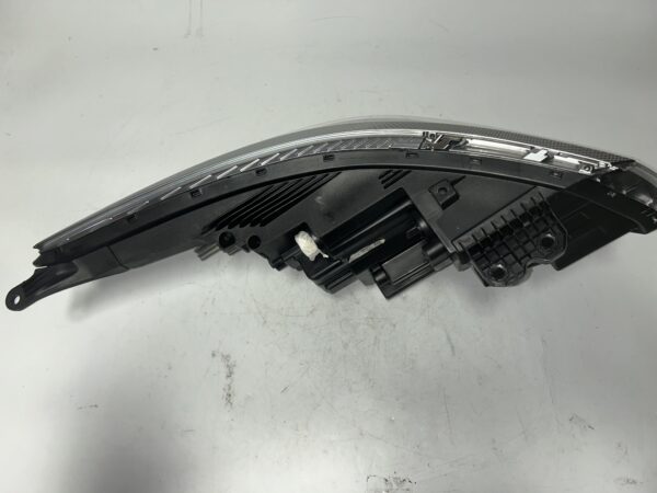 IMG_0166 2021-2022 Kia Seltos Left Driver Side Halogen Headlight OEM