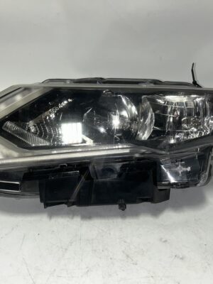 IMG_0200 2018-2020 Nissan Rogue Driver Passenger Side Headlight OEM
