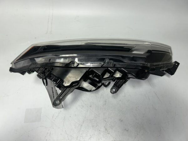 IMG_0203 2018-2020 Nissan Rogue Driver Passenger Side Headlight OEM