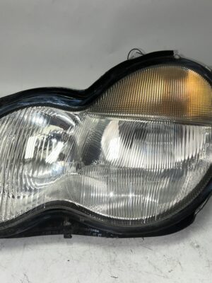 IMG_0935 2001-2004 MERCEDES Benz C230 C240 C320 C-Class w/Bulb Driver Side Halogen Headlight OEM