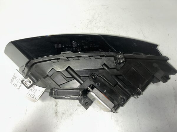 2009-2012 Audi Q5 Quattro Right Passenger Side HID Xenon Headlight OEM