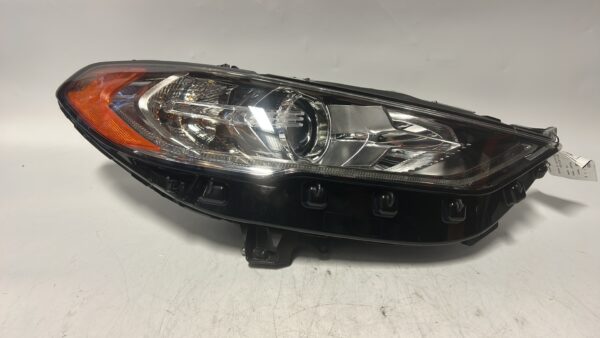 2017-2020 Ford Fusion Halogen DRL Right Passenger Side Headlight OEM