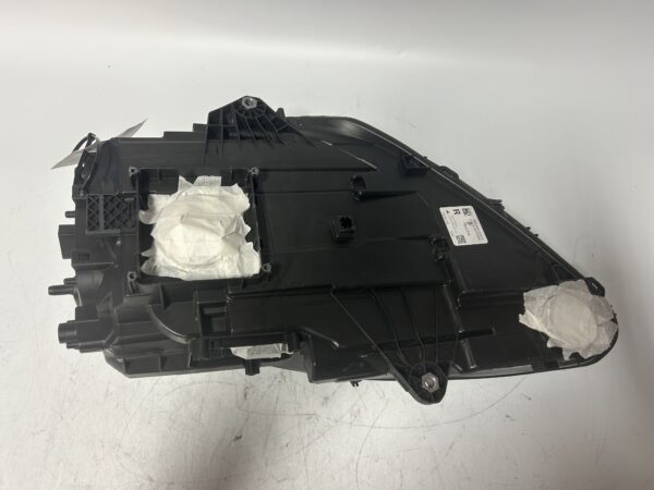 IMG_1840_20260418_050703 2022-2024 Porsche Macan LED Headlight BLACK RIGHT OEM 95B.941.016.H