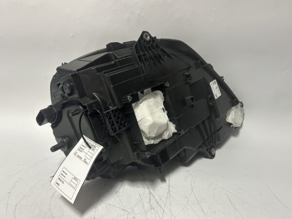 IMG_1843_20260418_050706 2022-2024 Porsche Macan LED Headlight BLACK RIGHT OEM 95B.941.016.H