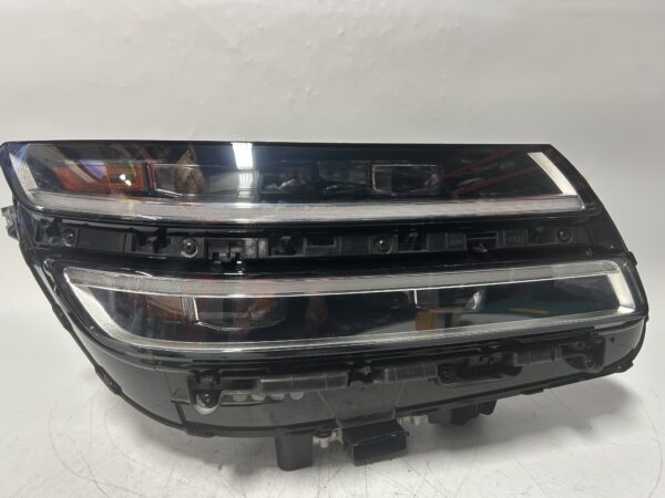 2021-2024 Genesis GV80 Full LED Right Side Headlight Assembly OEM 92102-T6020