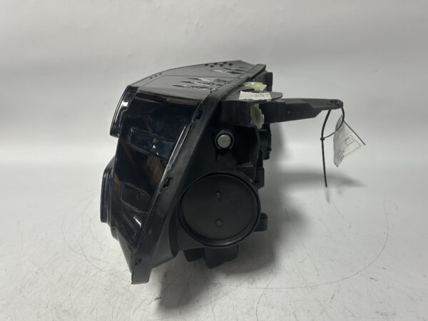IMG_1907 OEM 07-13 CHEVY AVALANCHE Passenger Side Right Headlamp Head Lamp Light