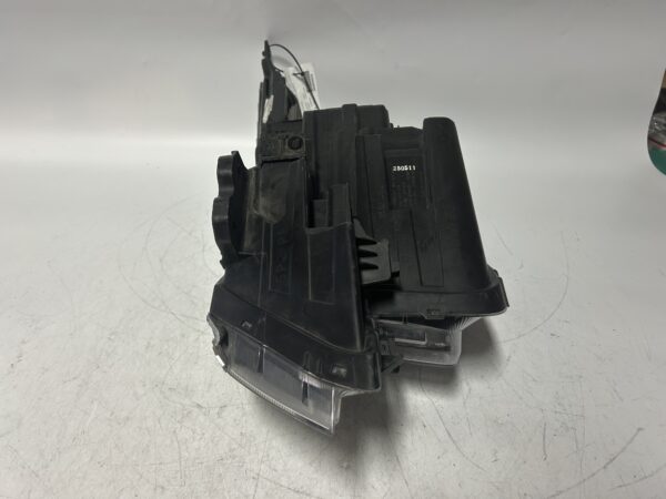 IMG_1911 2024 2025 Kia Seltos RIGHT PASSENGER Headlight Halogen w/LED 92101-Q5630
