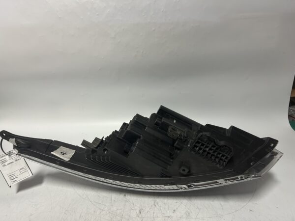 IMG_1912 2024 2025 Kia Seltos RIGHT PASSENGER Headlight Halogen w/LED 92101-Q5630