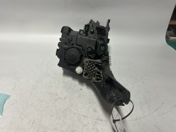 IMG_1913 2024 2025 Kia Seltos RIGHT PASSENGER Headlight Halogen w/LED 92101-Q5630