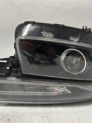 IMG_1915 2024 2025 Kia Seltos RIGHT PASSENGER Headlight Halogen w/LED 92101-Q5630