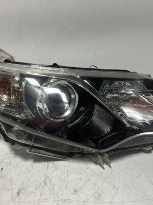IMG_1945_20260418_050913 2012-2014 TOYOTA CAMRY black trim (SE) Right side headlight 8111006800