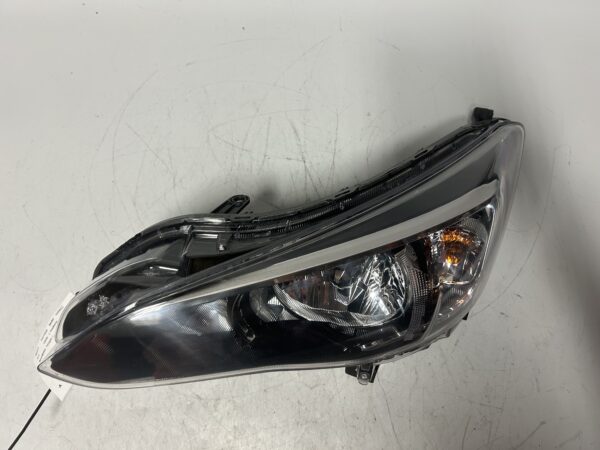 2017-2023 SUBARU IMPREZA halogen headlight  Left side OEM