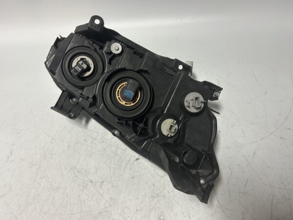 Toyota Camry 2018 2019 Headlight Right Passenger Side OEM 8111006C40