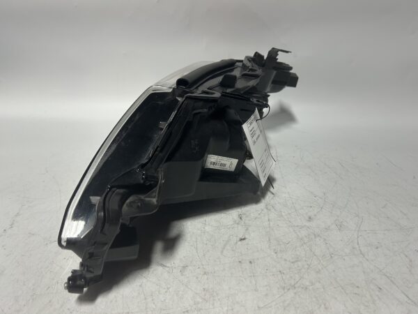 IMG_2061 OEM 2018 2019 2020 Toyota CAMRY Right Passenger Side Headlight Assembly