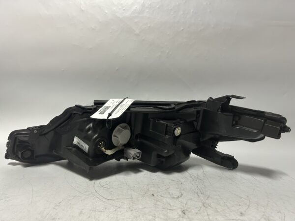 IMG_2064 OEM 2018 2019 2020 Toyota CAMRY Right Passenger Side Headlight Assembly