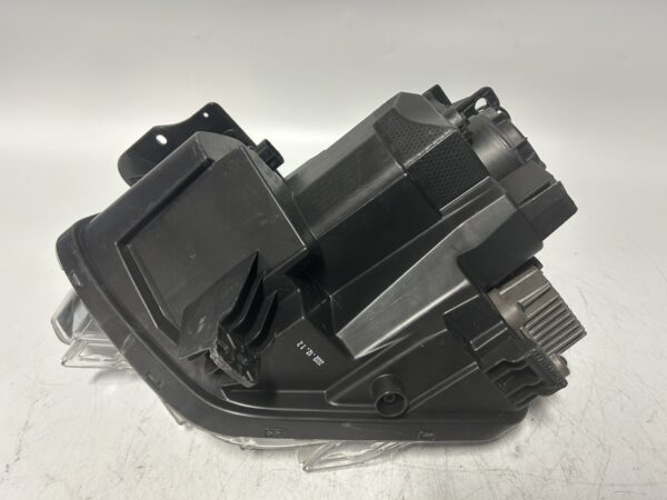 KIA NIRO HEADLIGHT RIGHT PASSENGER 2023 2024 2025 LED 92102-AT150 OEM