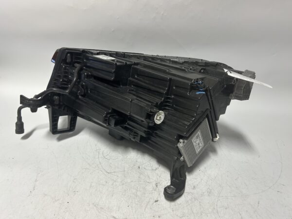 OEM 2024-2025 VOLKSWAGEW Atlas Cross Sport LED W/O ADAPTIVE Right HL 3CN941082L