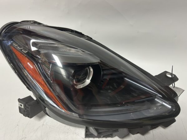 IMG_2121 2023-2024 Maserati Grecale Right Passenger Side LED Headlight OEM 06702930700