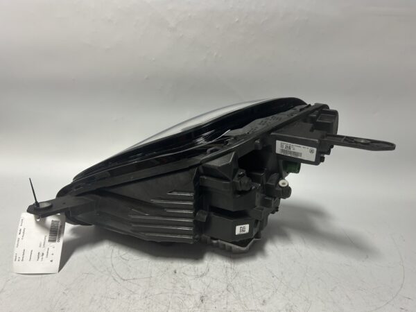 IMG_2123 2023-2024 Maserati Grecale Right Passenger Side LED Headlight OEM 06702930700