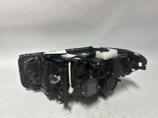 OEM 2021-2022 BMW 5 Series G30 530I LED Headlight Black Right Side Assembly