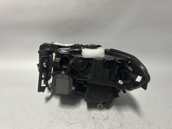 OEM 2021-2022 BMW 5 Series G30 530I LED Headlight Black Right Side Assembly