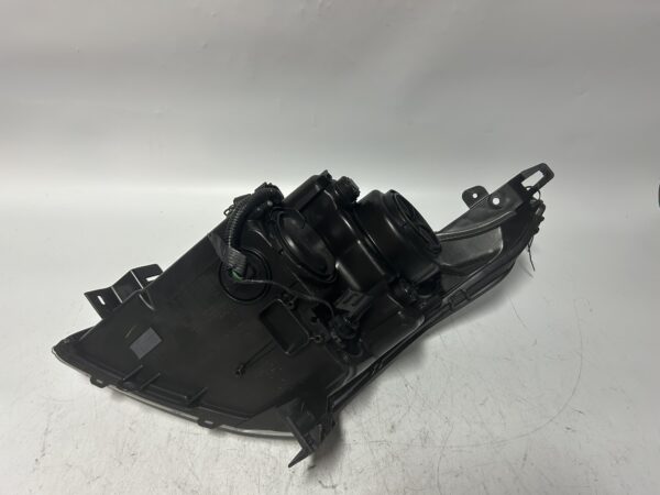 IMG_2148 OEM 2014-2016 Cadillac SRX Passenger Right Headlight Assembly Halogen 23315409