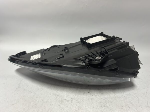 IMG_2172 2022-2024 Porsche Macan LED Headlight BLACK RIGHT Passenger Side Lamp OEM