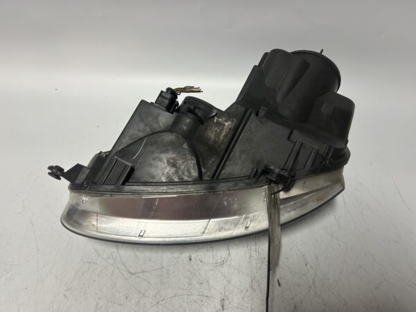 IMG_2192 2005-2010 Volkswagen Rabbit Jetta GTI Right Headlight Lamp 1K6941006S OEM