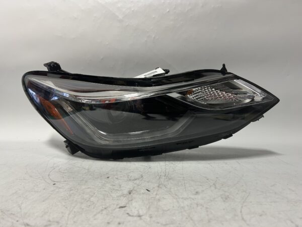 IMG_2219 OEM 07-13 CHEVY AVALANCHE Passenger Side Right Headlamp Head Lamp Light