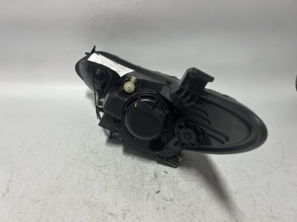 IMG_2223 OEM 07-13 CHEVY AVALANCHE Passenger Side Right Headlamp Head Lamp Light