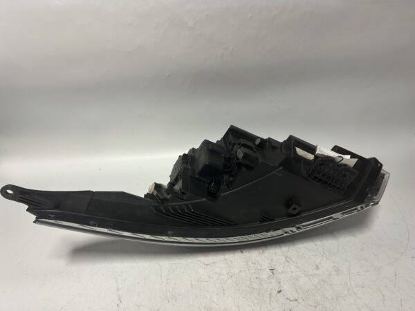 IMG_2235 OEM 2021-2023 KIA SELTOS HALOGEN LED PASSENGER Right Side Headlight 92102-Q513