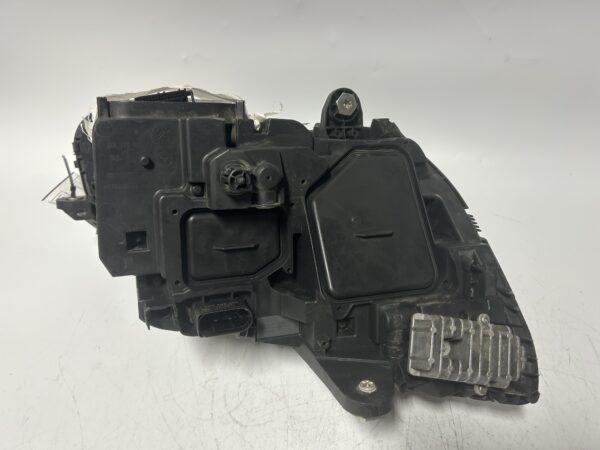 IMG_2279 2015-2018 MERCEDES-BENZ C-CLASS LEFT DRIVER-SIDE LED HEADLIGHT 2058204061 OEM