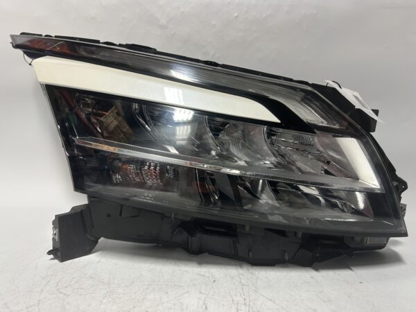 IMG_2326 2021-2024 NISSAN PATHFINDER FULL LED CHROME BEZEL RIGHT 26010-6TA6A OEM