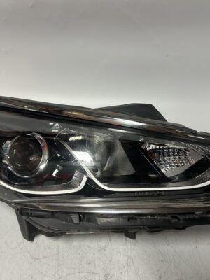 IMG_2392 2018-2019 Hyundai Sonata Halogen Headlight Passenger Side 92102C2500 OEM