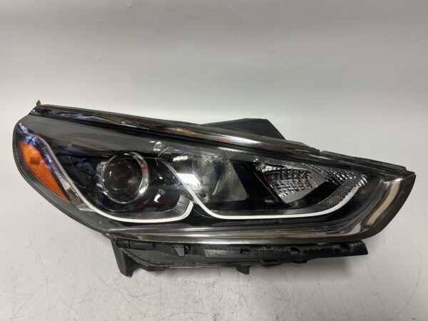 IMG_2392 2018-2019 Hyundai Sonata Halogen Headlight Passenger Side 92102C2500 OEM