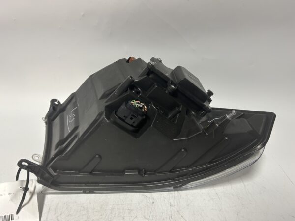 OEM 2016 2017 2018 Ram 1500 Right RH LED Headlight Chrome Lamp 68324940AD