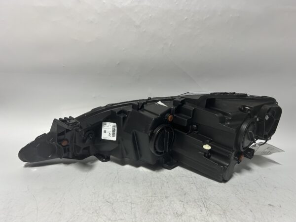 IMG_2797 2017-2022 Chrysler Pacifica Mopar Passenger Right Headlight Halogen 68228946 OEM