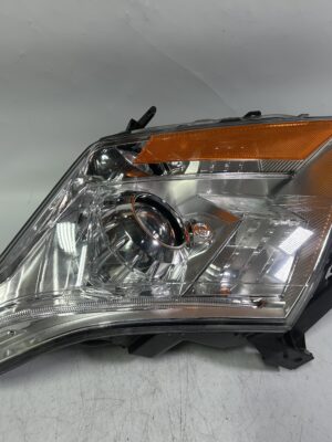 10-13 CADILLAC SRX RIGHT PASSENGER SIDE HEADLIGHT LAMP HALOGEN 22853873 OEM