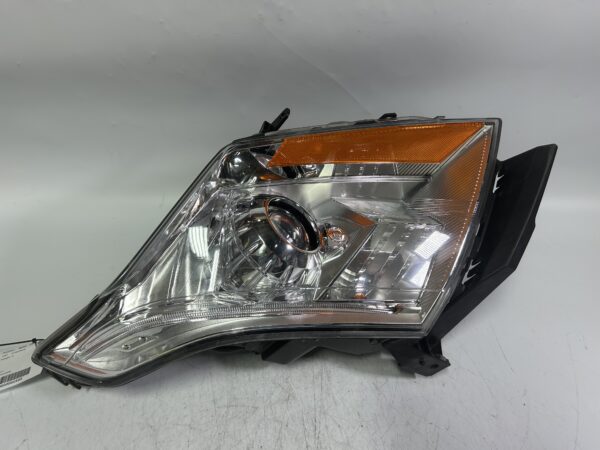 IMG_3290 10-13 CADILLAC SRX RIGHT PASSENGER SIDE HEADLIGHT LAMP HALOGEN 22853873 OEM