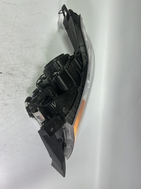 IMG_3295 10-13 CADILLAC SRX RIGHT PASSENGER SIDE HEADLIGHT LAMP HALOGEN 22853873 OEM