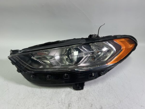 2017-2020 FORD FUSION HEADLIGHT DRIVER LEFT SIDE HALOGEN HEADLAMP OEM HS7Z13008H