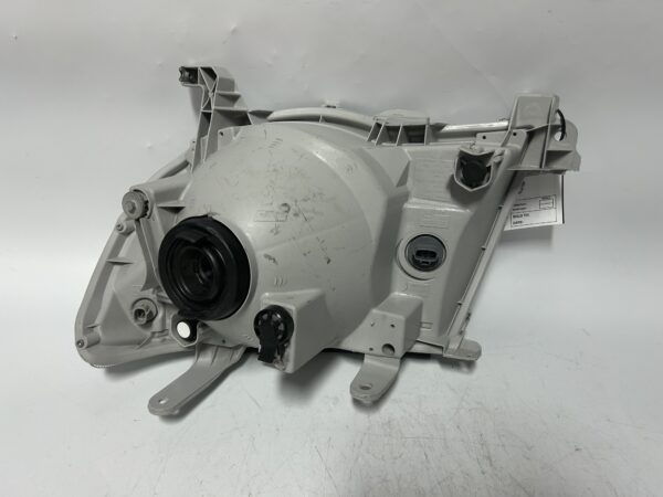 IMG_3705 OEM 2005-2007 TOYOTA TACOMA Right RH Passenger Side Headlight Headlamp