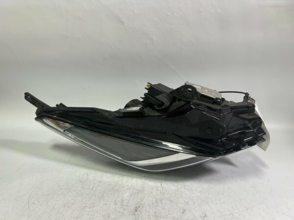 IMG_3732 2018-2019 Cadillac XTS Right Passenger Side Headlight OEM
