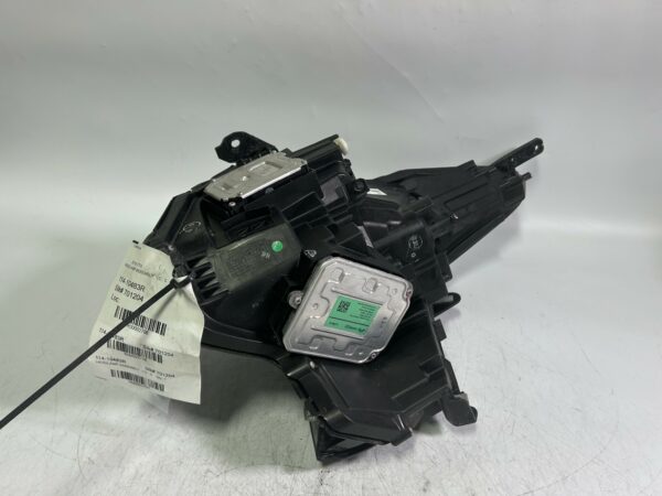 IMG_3735 2018-2019 Cadillac XTS Right Passenger Side Headlight OEM