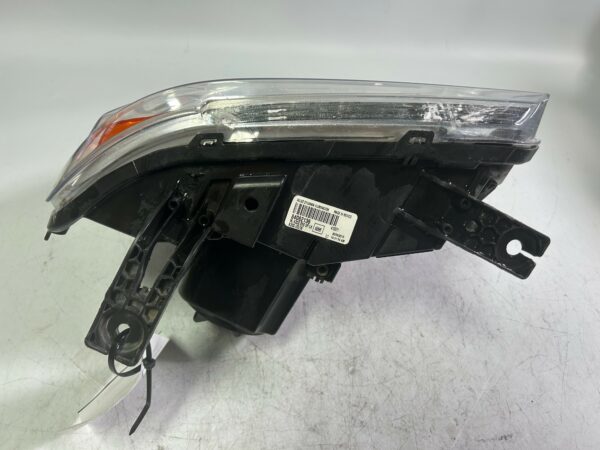 IMG_3791 2016-2019 GMC Sierra 2500/3500HD HID Left Driver Headlight OEM