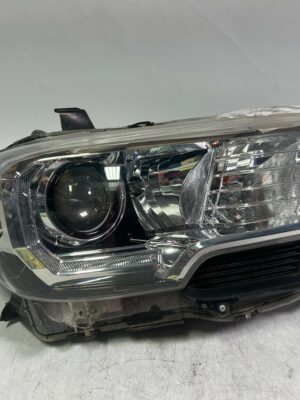 IMG_3885 2016-2021 Toyota Tacoma Halogen LED DRL Headlight Assembly Black Right OEM