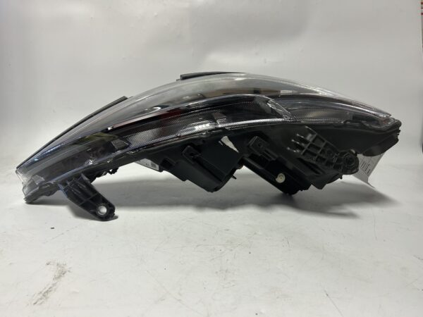 IMG_8611 2017-2020 Chrysler Pacifica LED Right Side Halogen DRL Headlight Lamp OEM