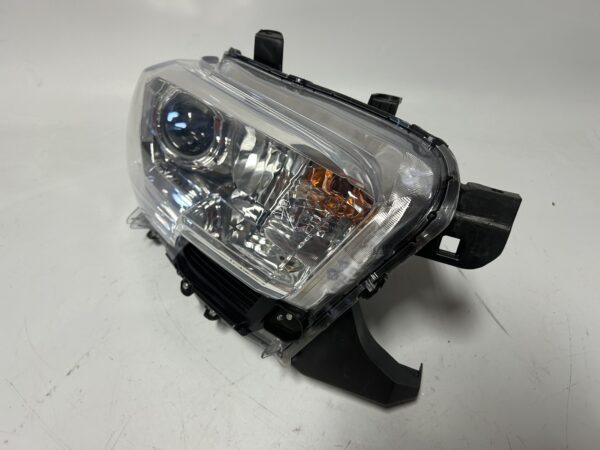 IMG_8683 2016-2022 Toyota Tacoma Halogen LED Rigth Headlight OEM